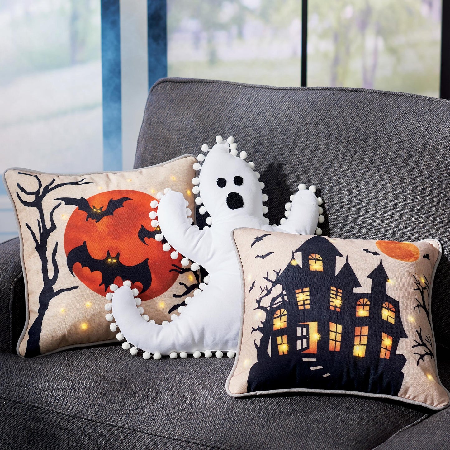 1pc Cute Ghost Pillow, Spooky Ghost Shaped Throw Pillow, Halloween Decorations Plush Pillow For Holiday Party Gift Cotton Sofa Bed Cushion Home Decor, 16*15 Inches